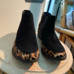 Matisse two-toned booties- suede & calf hair